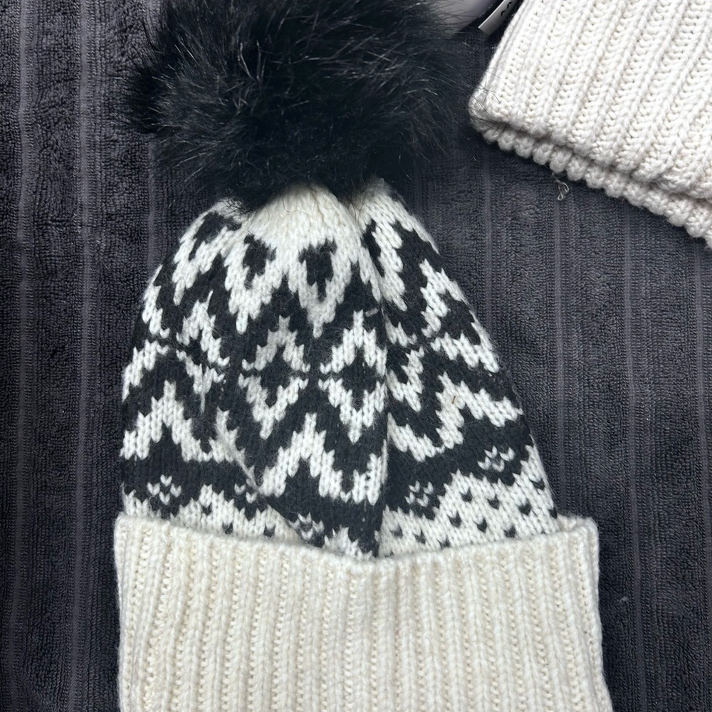 Assortment of Knit Beanie with Pom Pom or without.